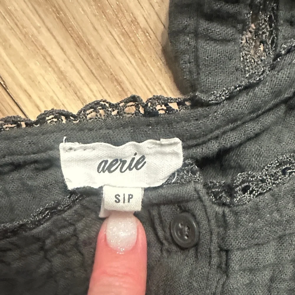 aerie Black Button-Front Cropped Tank with Ruffled Straps